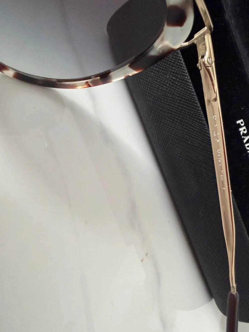 Authentic Prada Tortoiseshell Round Sunglasses Gold Accent Frame - Picture 8 of 15